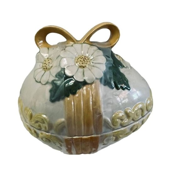 Ceramic Easter Egg Bow Flowers Lidded Dish Trinket Box Hand painted 6 1/3" x 4 1 - Picture 3 of 10